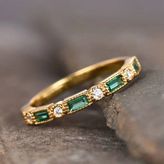 Bague vintage en or avec zirconium vert